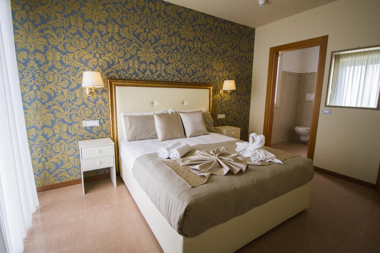 Hotel Lady Mary Мілано-Маріттіма Екстер'єр фото